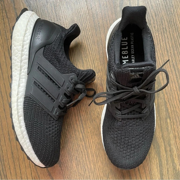 ADIDAS Ultra Boost DNA 4.0 in Core Black/Cloud White Men’s size 7 - Picture 1 of 12